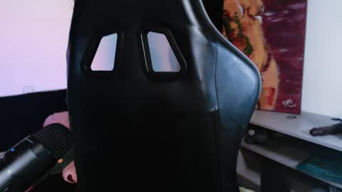 jade 18  online show from May 10, 8:27 am