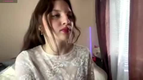 Lillian online show from May 20, 5:26 am
