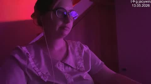 jacywinslat online show from May 13, 8:36 pm