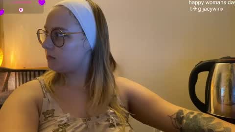 jacywinslat online show from March 8, 5:39 pm