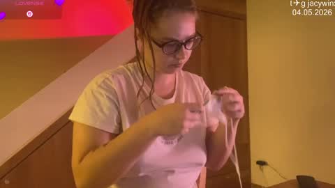 jacywinslat online show from May 4, 7:28 pm