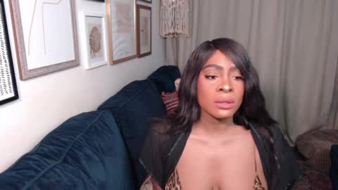 Jade online show from December 8, 8:20 am