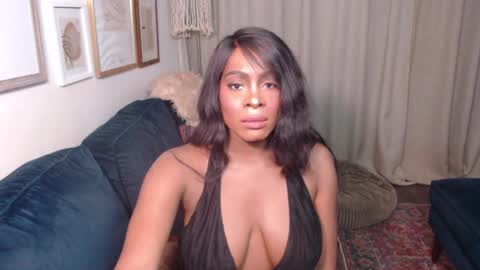 Jade online show from December 2, 8:20 pm