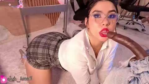  Jade Bonnet online show from March 14, 12:50 pm