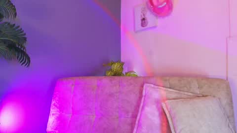  Jade Brunete  online show from May 21, 8:40 pm