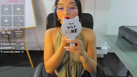 jade_connor online show from May 24, 12:09 am