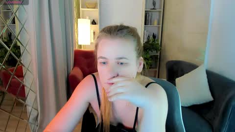 Jade online show from December 5, 9:05 pm