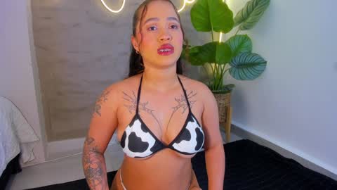 jadee__ online show from January 21, 3:15 am