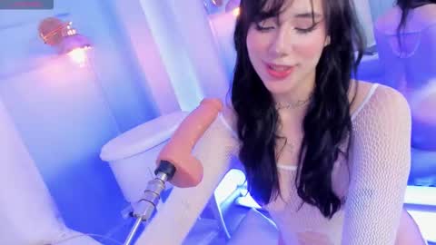 Jade Red  online show from March 22, 10:05 pm