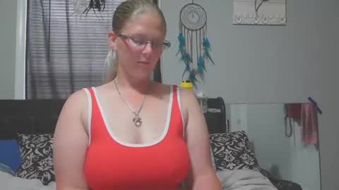 JadeLuv online show from September 21, 5:00 pm