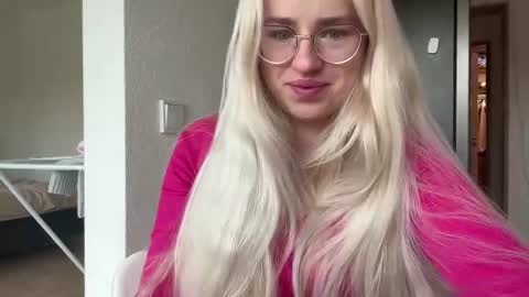 Nicole  online show from June 16, 7:20 am