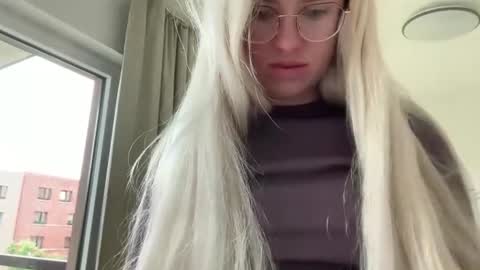 Nicole  online show from June 12, 7:49 am