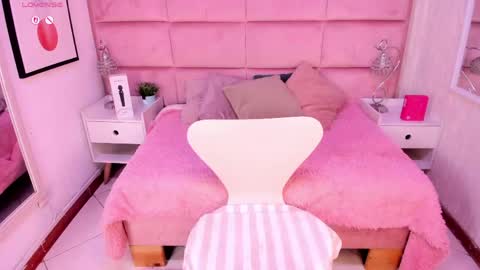 Janah Myers online show from May 4, 2:54 pm