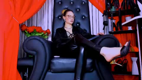 janewyatt online show from May 12, 10:22 am