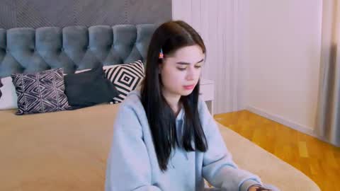 janicerivera online show from March 27, 8:16 am