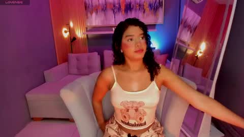 Janinne  online show from May 6, 11:25 am