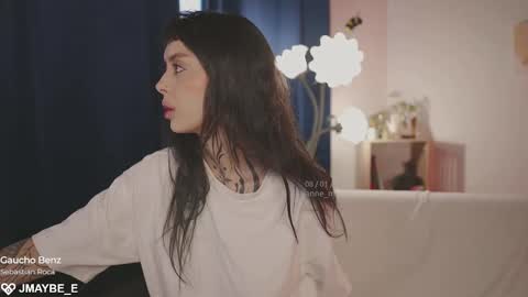   jmaybe e online show from January 8, 3:05 pm