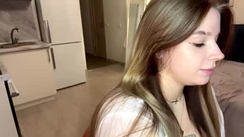 Janni online show from November 17, 9:15 pm