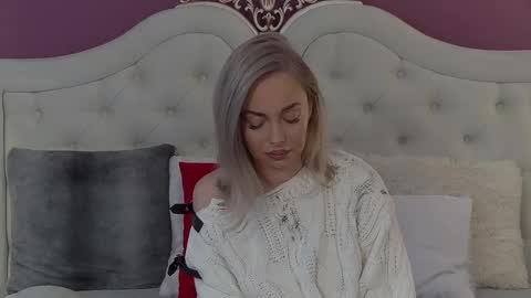 jaquelinemerlot online show from January 9, 7:46 am