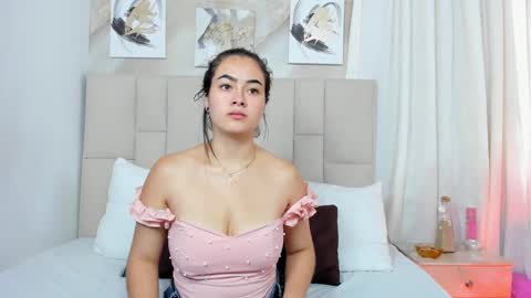 Jaslyn online show from December 17, 2:22 pm