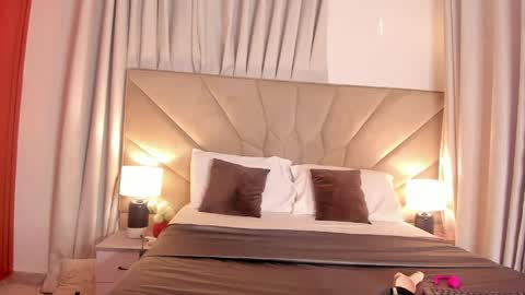 jasmin_melons online show from May 15, 3:54 am