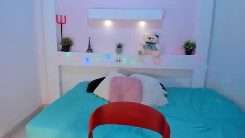 jasminebella0 online show from November 16, 10:10 pm