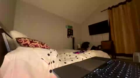 jasminesun12 online show from May 14, 5:24 am