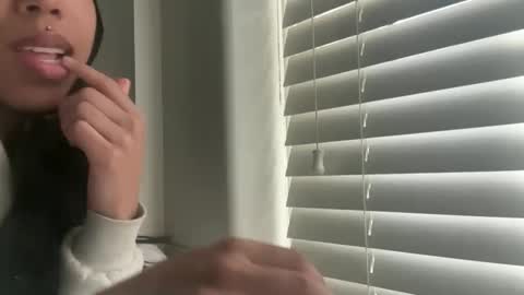 jassmineluvvss online show from January 10, 8:35 pm