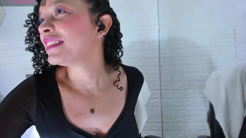 Jazlin  online show from May 19, 1:07 pm
