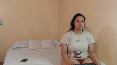 Jazmin and Scarlett online show from July 7, 6:54 pm