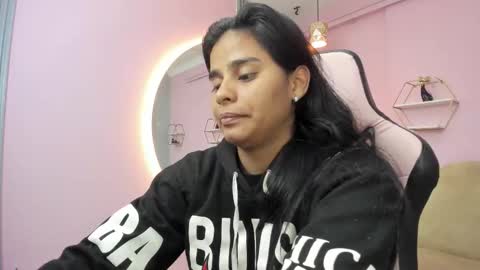 jazmin  online show from September 26, 10:57 am