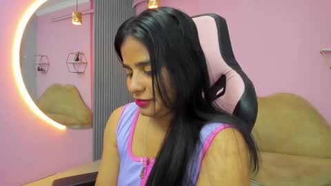 jazmin  online show from October 1, 10:42 am