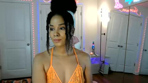 Jazmine Fox online show from May 16, 4:39 pm