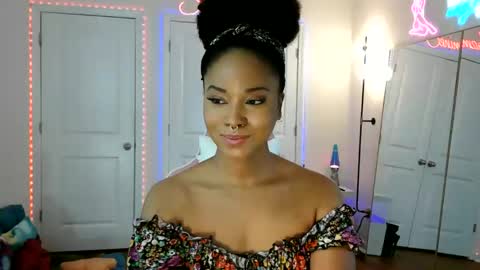 Jazmine Fox online show from May 22, 5:44 pm
