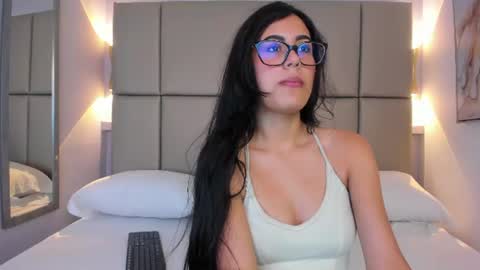Jazmin online show from June 15, 7:58 pm
