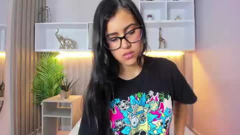 Jazmin online show from July 10, 8:31 pm