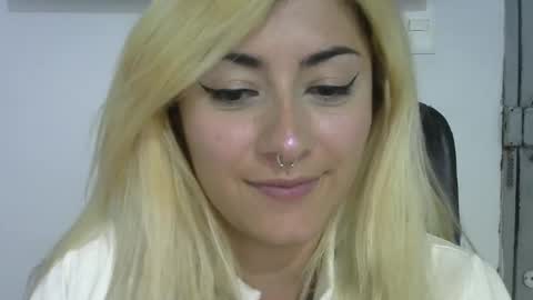 Snapshot of jean_monroe chatting on September 19, 10:42 pm Jean online show from September 19, 10:42 pm