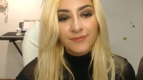Snapshot of jean_monroe chatting on October 4, 11:42 pm Jean online show from October 4, 11:42 pm
