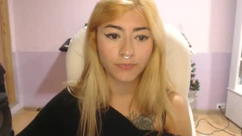 Snapshot of jean_monroe chatting on February 22, 11:21 pm Jean online show from February 22, 11:21 pm