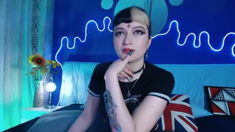 Jean online show from May 11, 7:44 pm