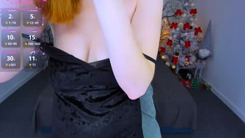 jeanniefox_ online show from December 23, 2:28 pm