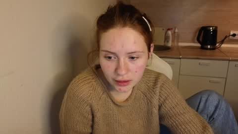 Snapshot of jelly_cherry chatting on December 13, 5:16 am Emily online show from December 13, 5:16 am