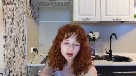 Snapshot of jelly_cherry chatting on February 4, 6:25 am Emily online show from February 4, 6:25 am