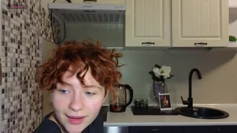 Snapshot of jelly_cherry chatting on February 10, 4:30 am Emily online show from February 10, 4:30 am