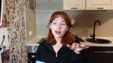 Snapshot of jelly_cherry chatting on September 18, 9:46 pm Emily online show from September 18, 9:46 pm