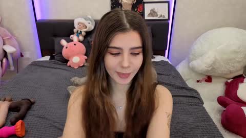 Dolly online show from September 19, 1:32 pm