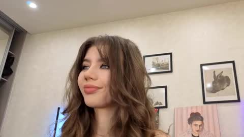 Dolly online show from May 26, 1:32 pm