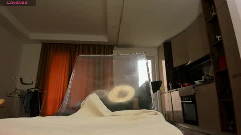 Jeniffer 100 online show from March 21, 6:40 am