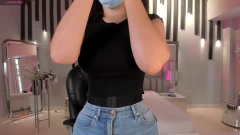 Jenna Olson  online show from January 6, 6:33 pm