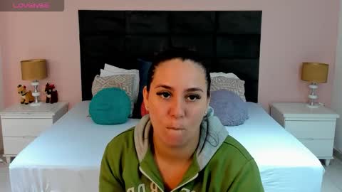 jenner_madison online show from December 4, 12:07 pm